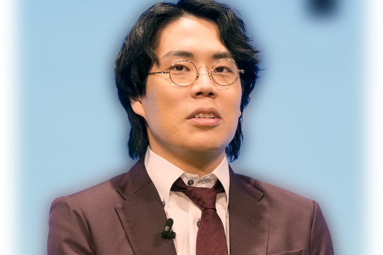 【スクープ】令和ロマン・高比良くるま、突然の活動自粛の裏に「既婚女性との不倫」1年以上にわたる交際が発覚　直撃の翌日に自粛発表
